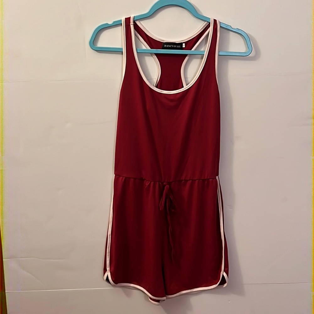 FancyQube Romper Wine Red With White Piping, Small